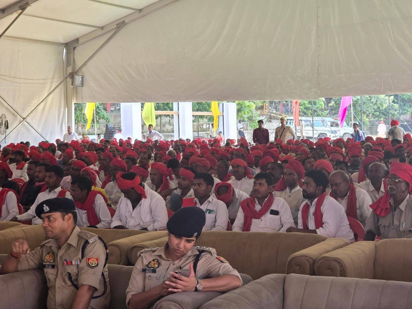 ग्राम प्रहरियों का सम्मान... आज अपने गृह जनपद प्रयागराज के पुलिस लाइन